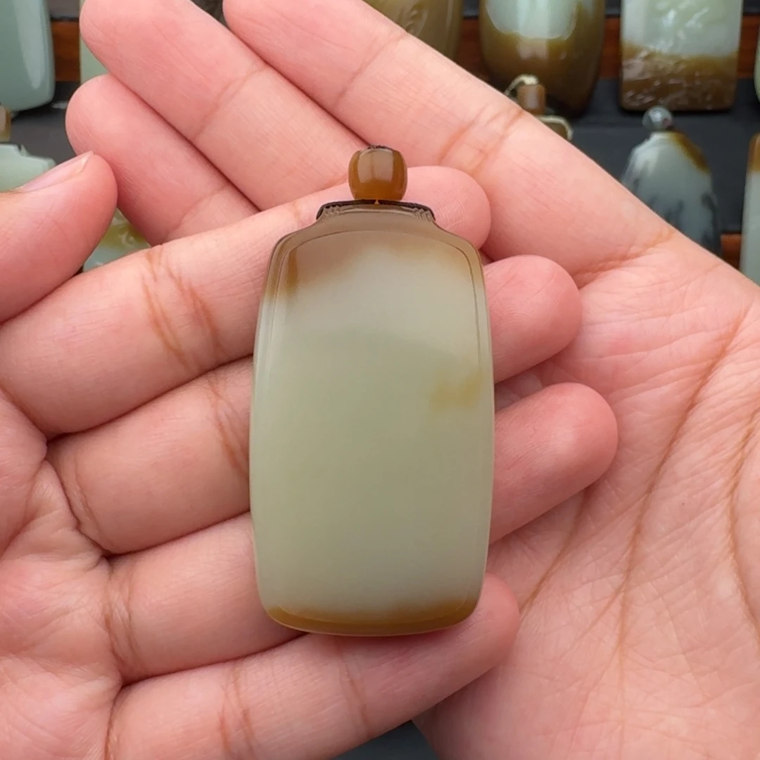 笔***侠和田玉未镶嵌颈饰