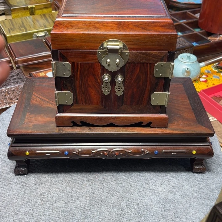 紫檀木类成套家具