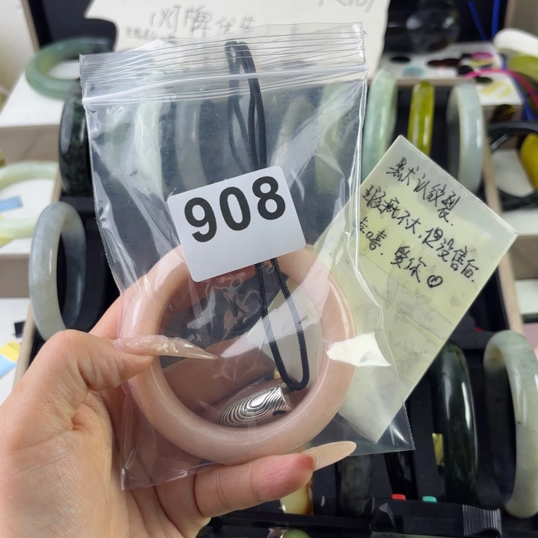 蛇纹石玉未镶嵌手镯兔****的