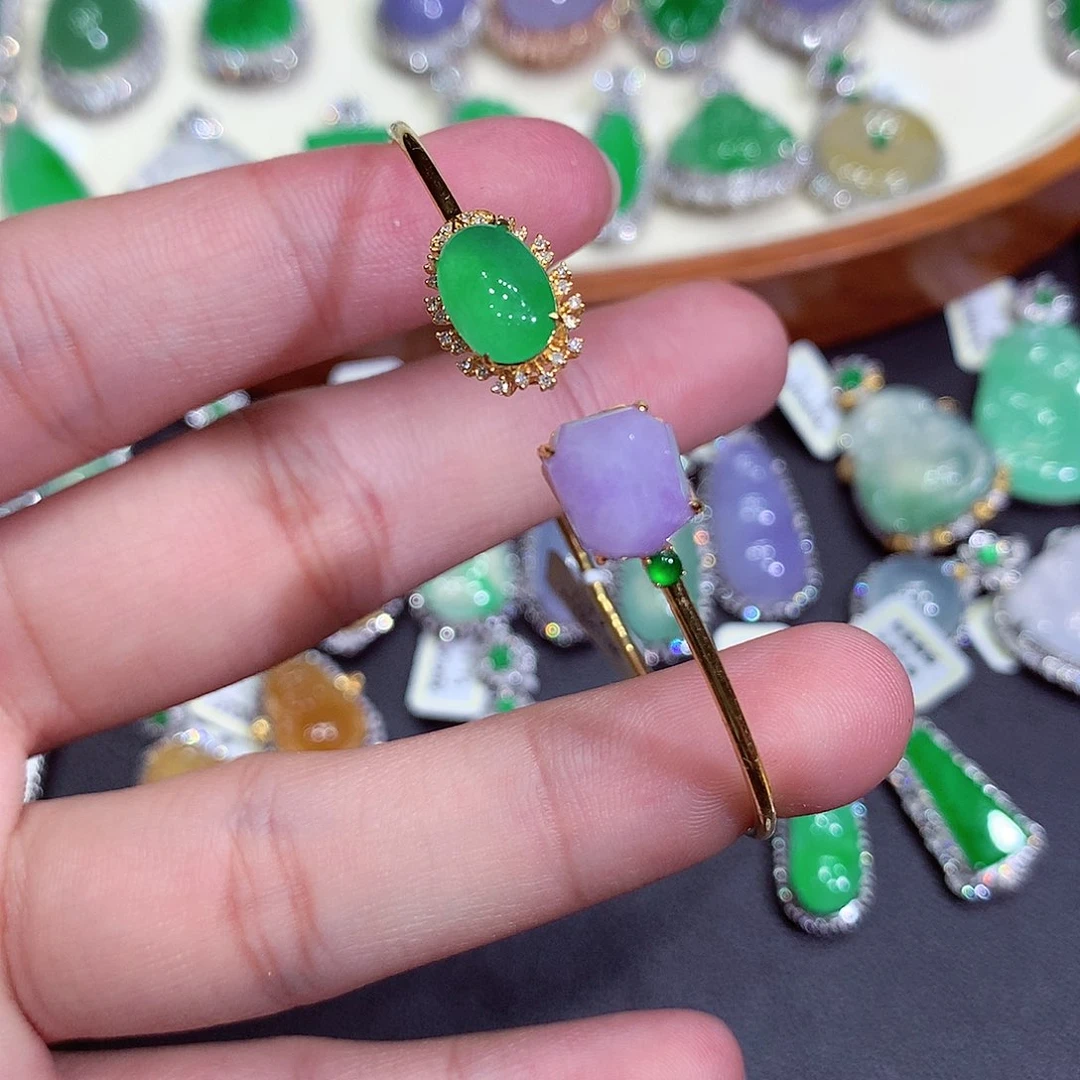 翡翠吊坠(不含链)18K金镶嵌