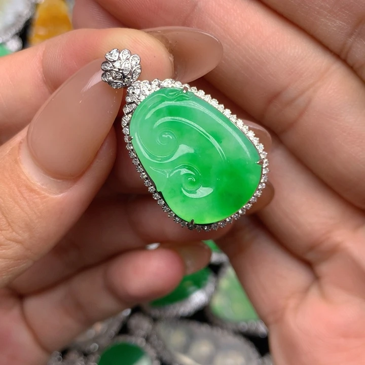 翡翠18K金镶嵌吊坠(不含链)