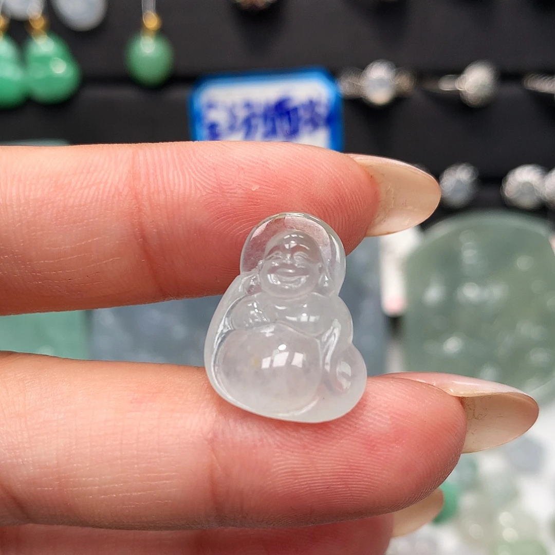 翡翠未镶嵌颈饰大日如来