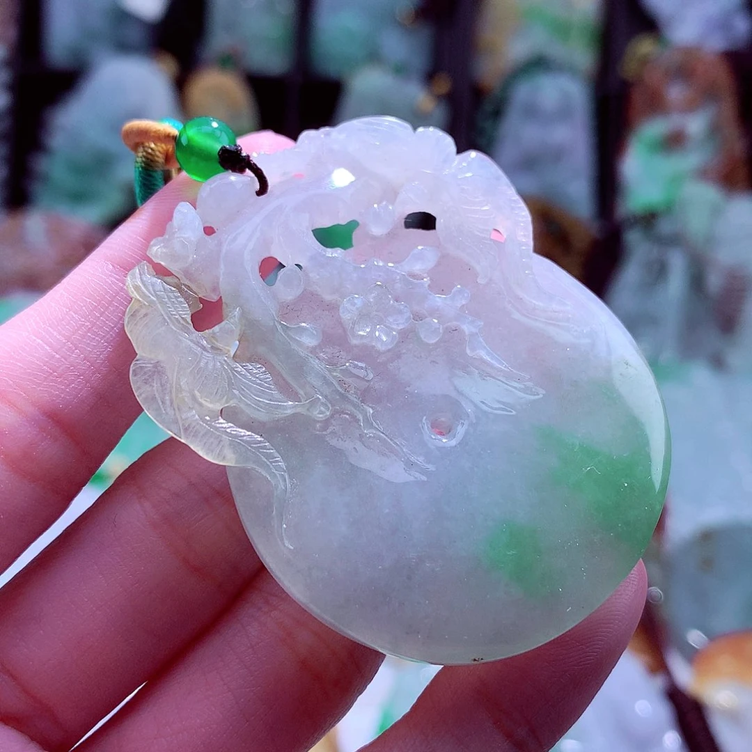 颈饰未镶嵌翡翠天然
