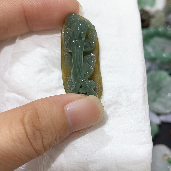 颈饰未镶嵌翡翠天