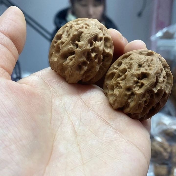 文玩核桃把件36蜡皮磐石小众