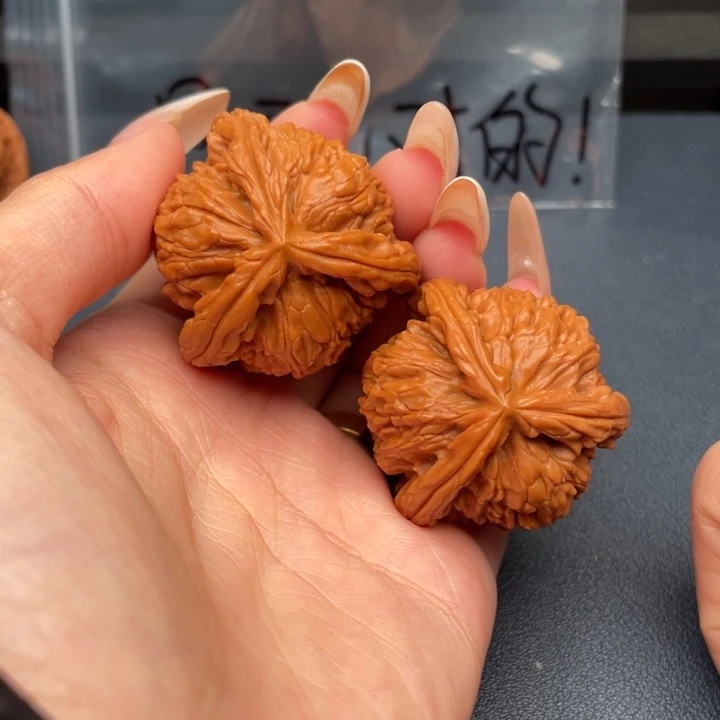 马***^文玩核桃吊坠白狮子
