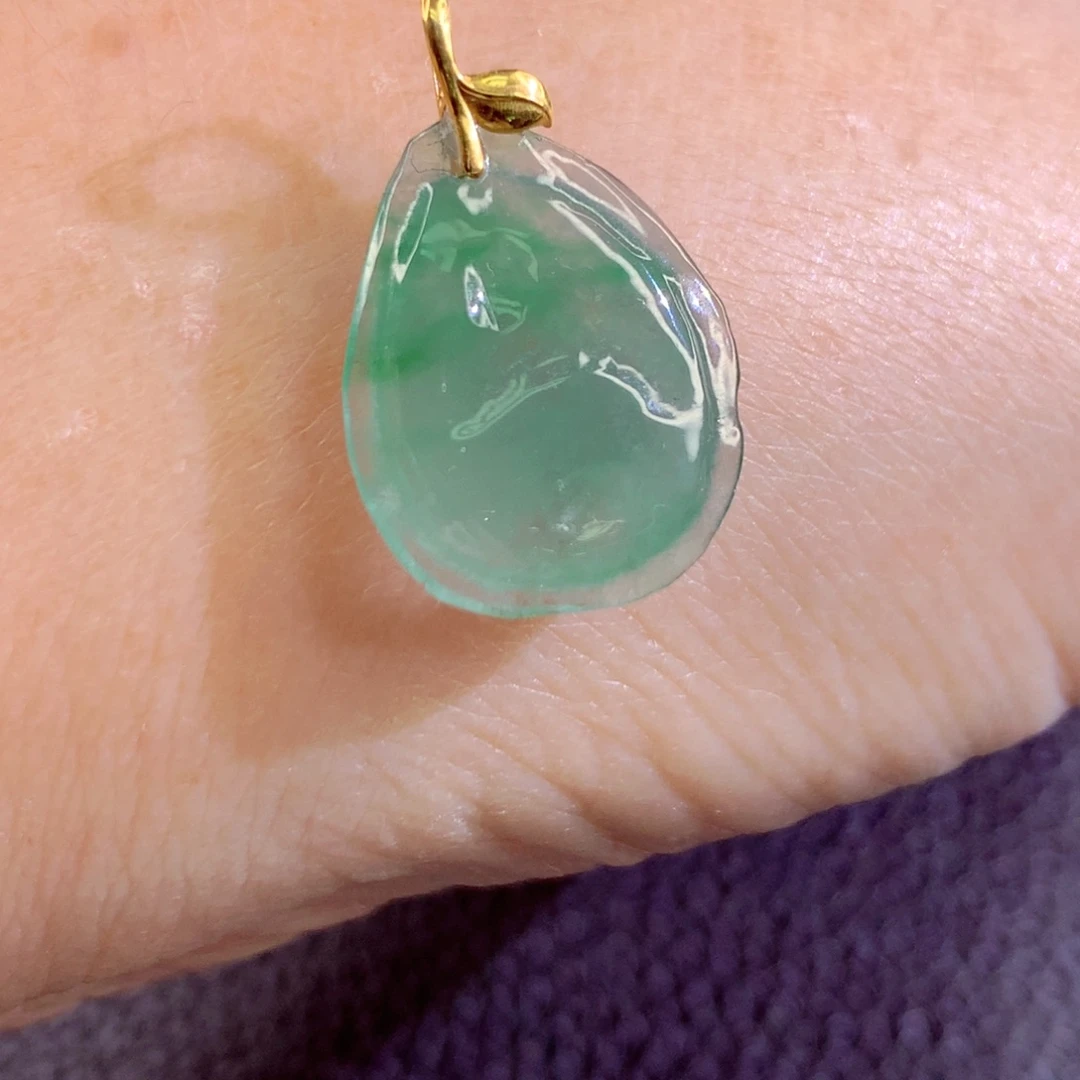 翡翠18K金镶嵌颈饰翡翠