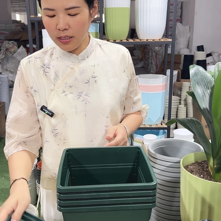 方形200口20高22军绿带托4只