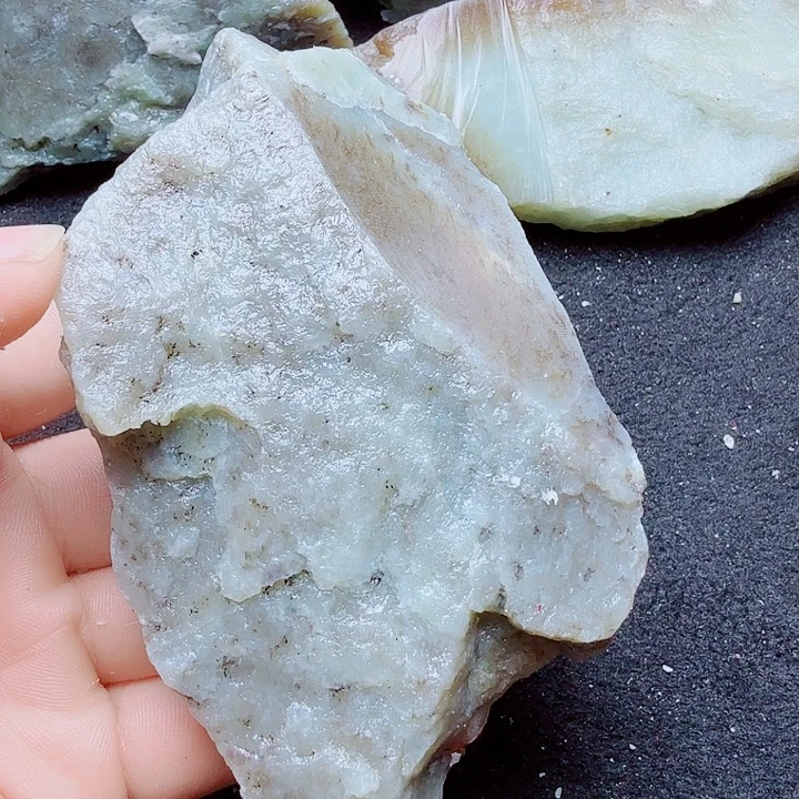 未镶嵌和田玉（糖玉）珠宝半成品