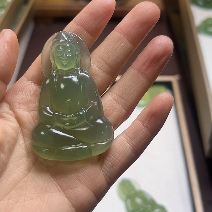 薪***游蛇纹石玉未镶嵌颈饰