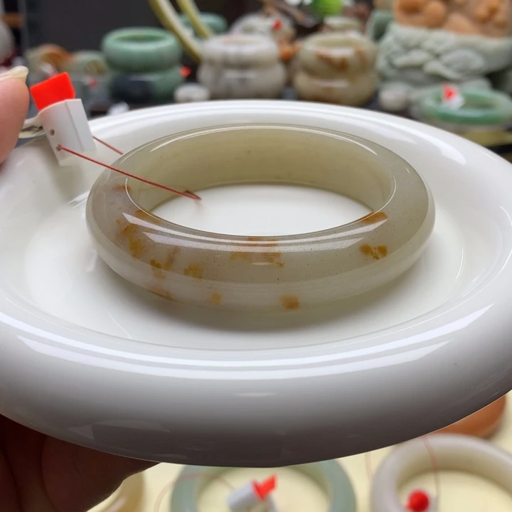 石英质玉手镯未镶嵌
