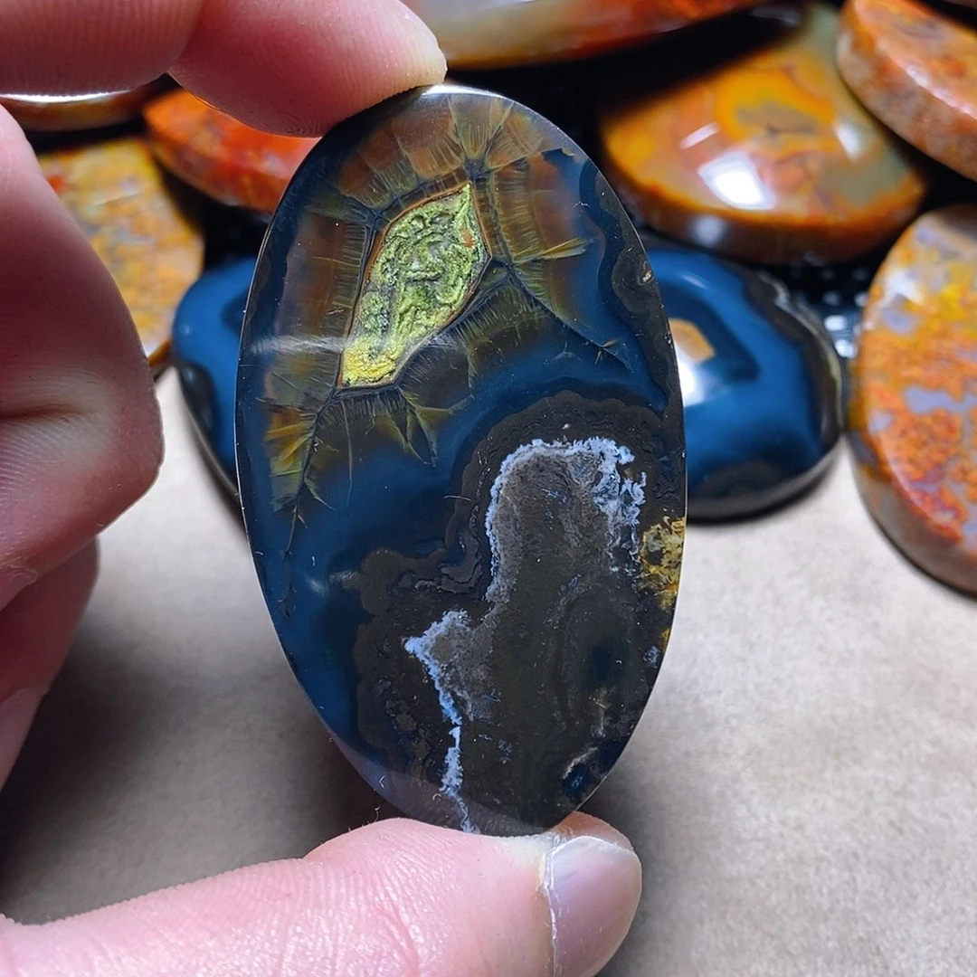 玛瑙/玉髓颈饰未镶嵌陈****石