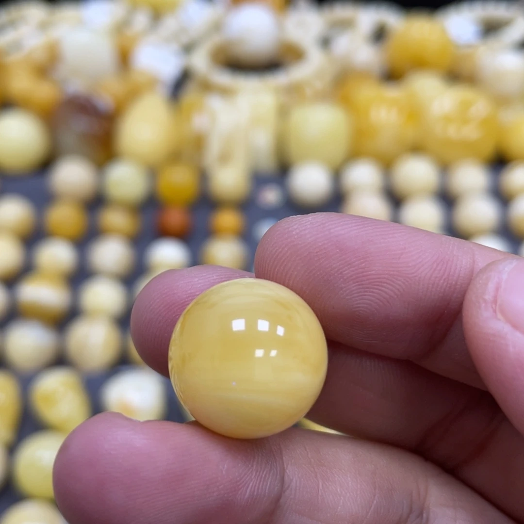 蜜蜡未镶嵌裸石16.7mm浓蜡