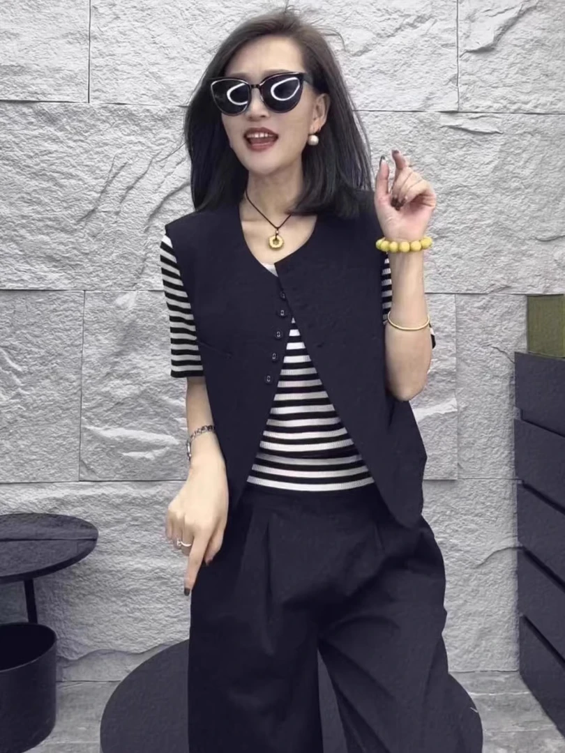 2025春秋季新款欧货时尚圆领单排扣西装马甲女设计感显瘦外套马夹