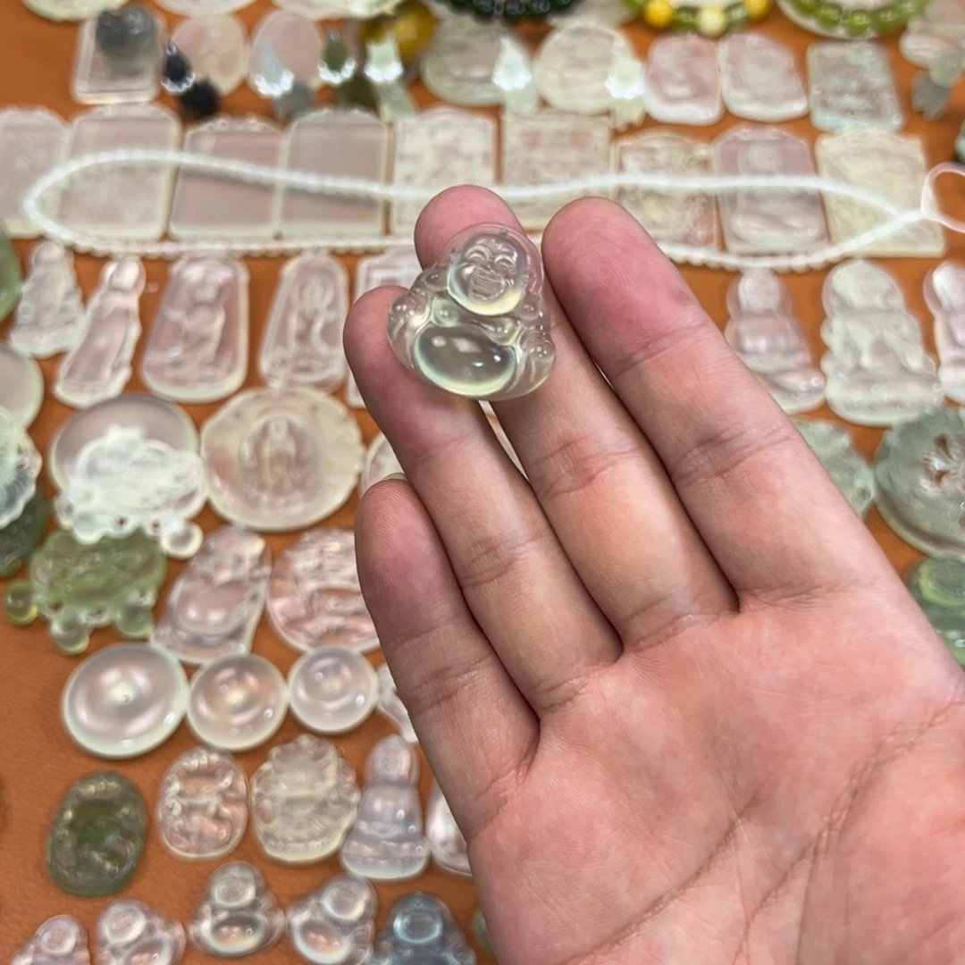 田****蛇纹石玉未镶嵌颈饰