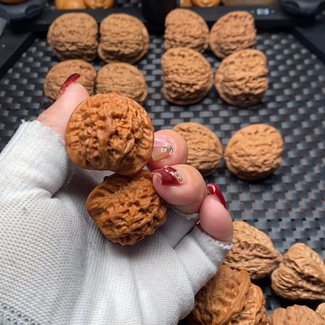 文玩核桃把件瓷娃娃33