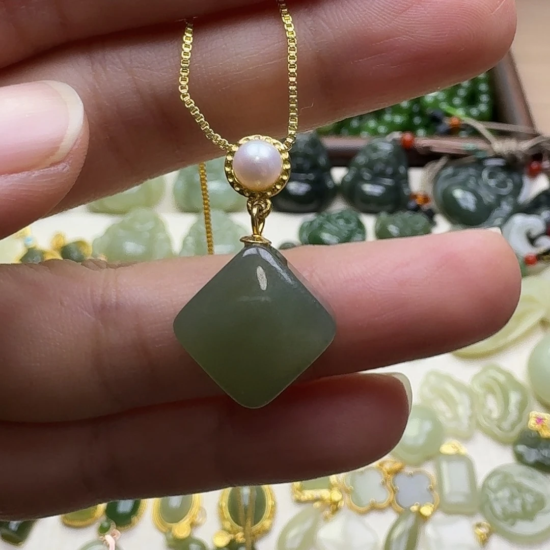 和田玉银S925镶嵌颈饰吊坠