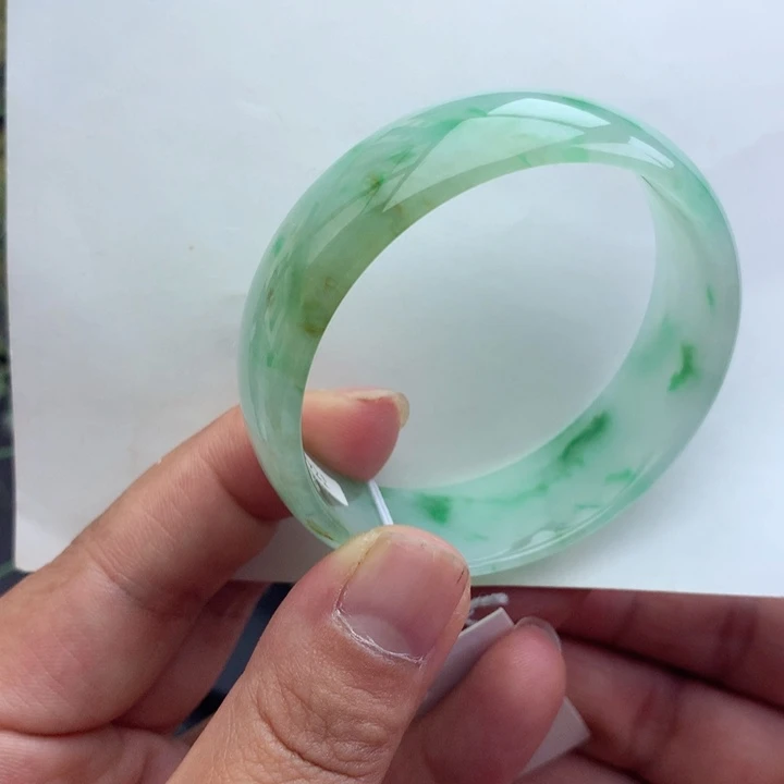 未镶嵌手镯翡翠天然翡翠手镯