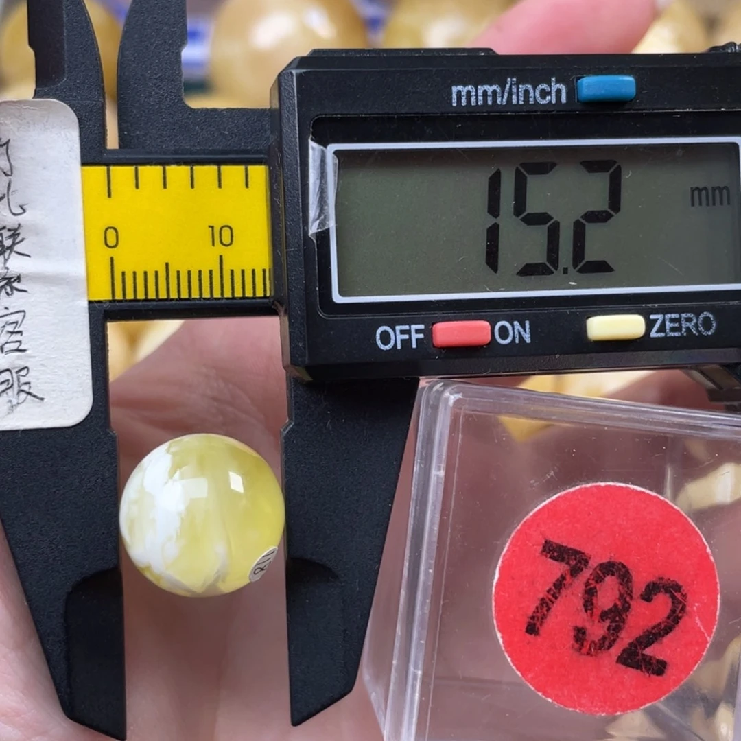蜜蜡未镶嵌珠宝奇石两个花粉