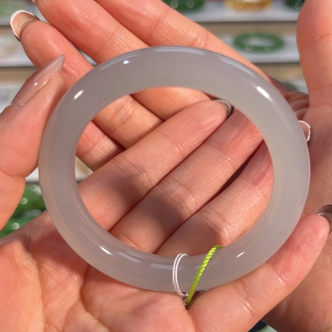 一***去和田玉未镶嵌手镯