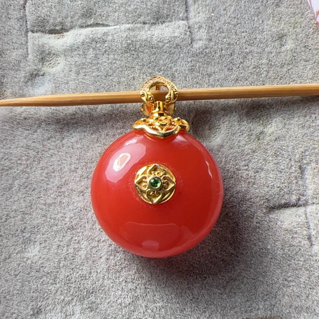 南红玛瑙18K金镶嵌平安扣吊坠