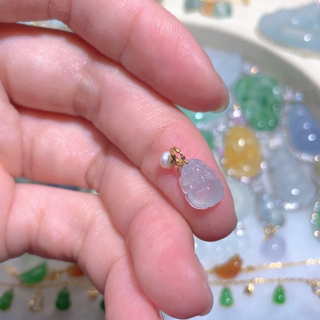 翡翠颈饰18K金镶嵌翡翠