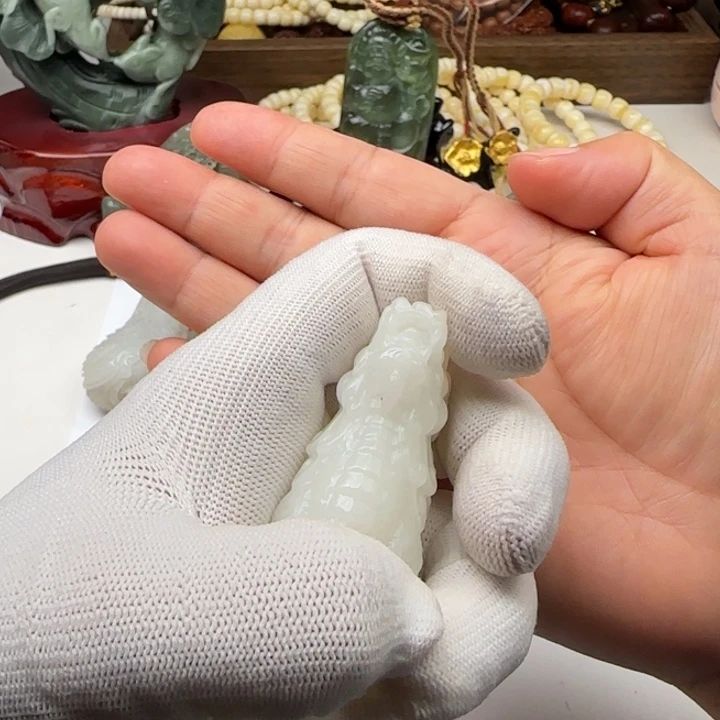 未镶嵌和田玉（糖玉）挂件