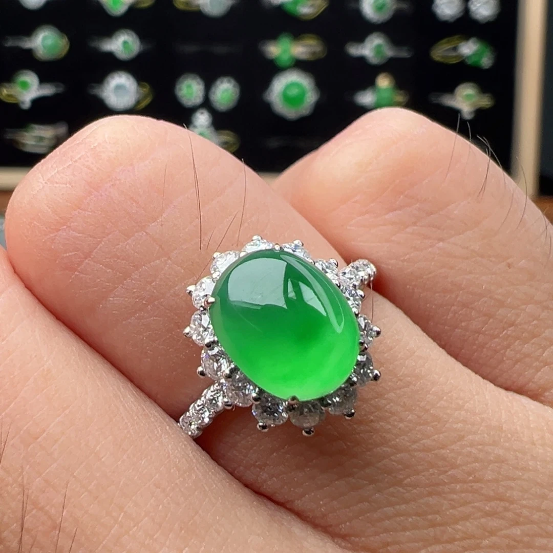 翡翠18K金镶嵌戒指蛋面8.8