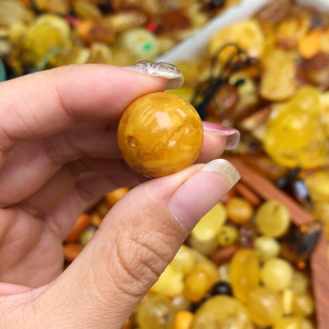 未镶嵌琥珀珠宝奇石