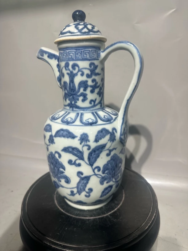 青花花卉手把壶盖壶