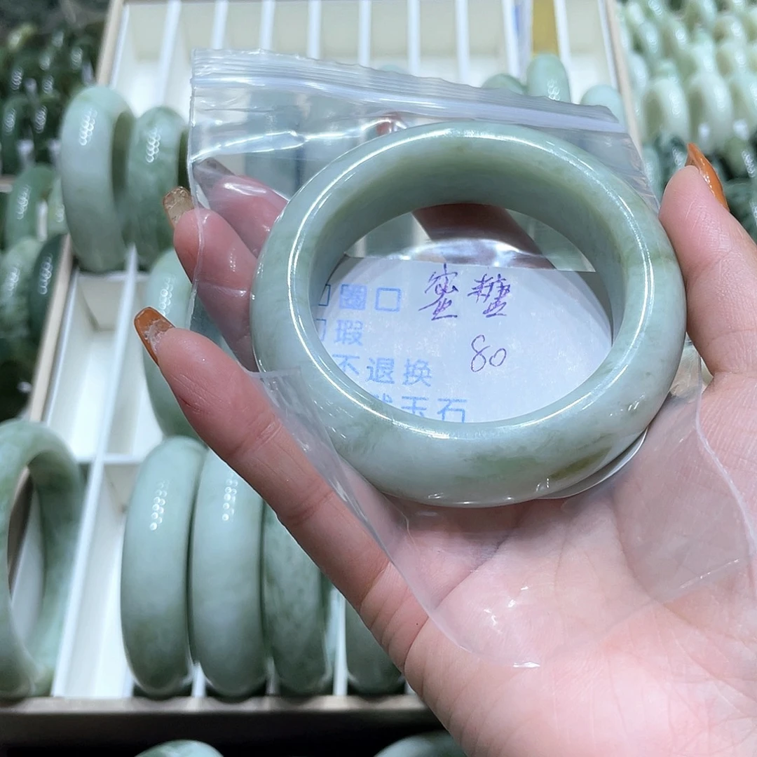 蜜***亲未镶嵌蛇纹石玉岫玉