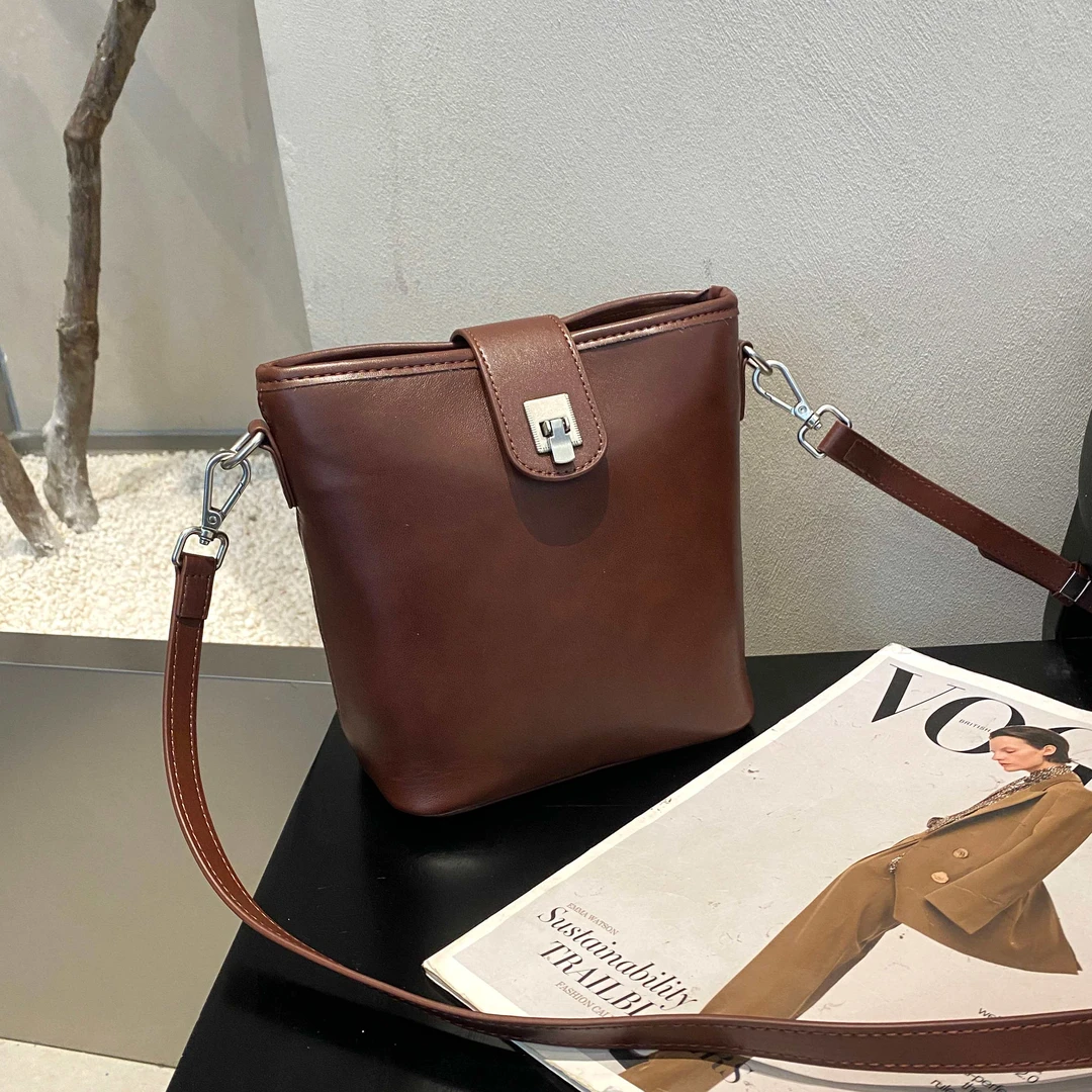 夏季迷你女包头层牛皮轻奢休闲斜跨单肩水桶包夏天斜挎小包时尚