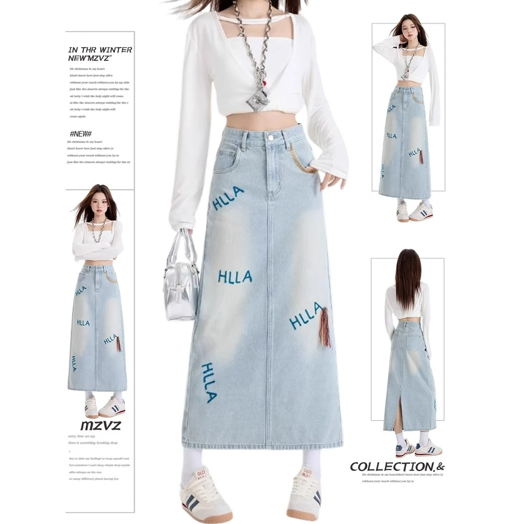浅蓝色字母刺绣牛仔半身裙女春季新款高腰显瘦a字开叉中长款裙