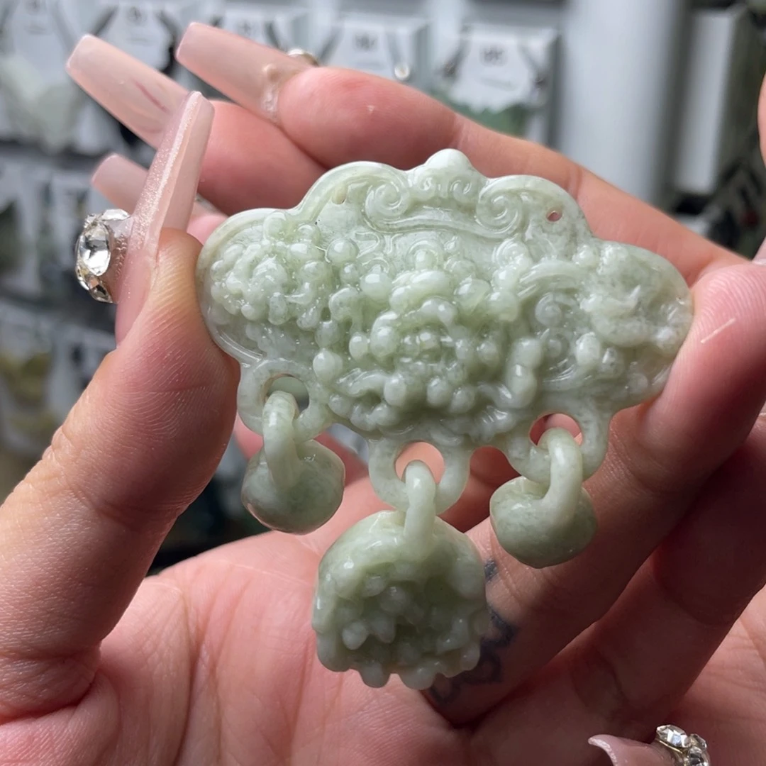 岫玉颈饰未镶嵌嵐花锁