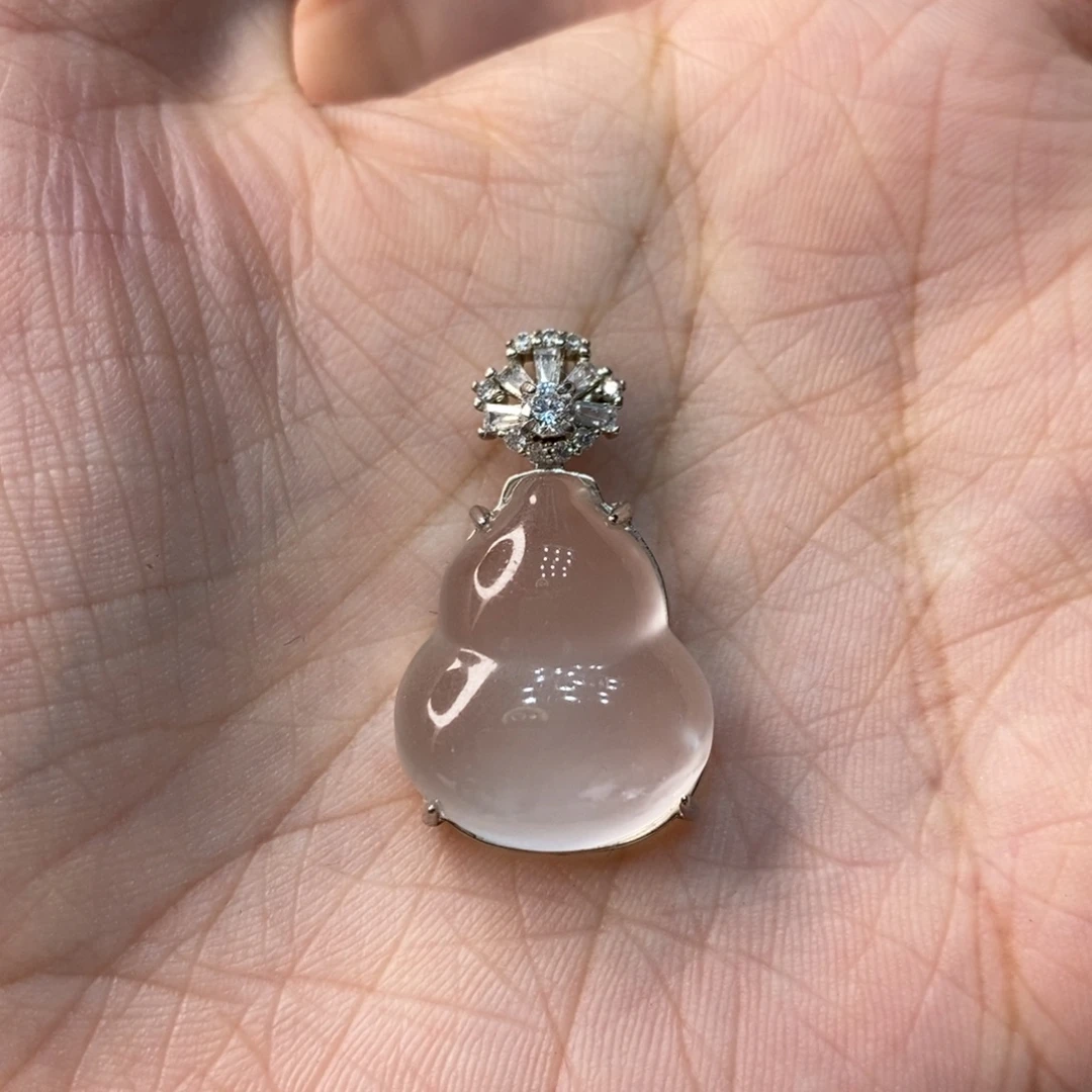 陈***珊银S925镶嵌吊坠石英质玉