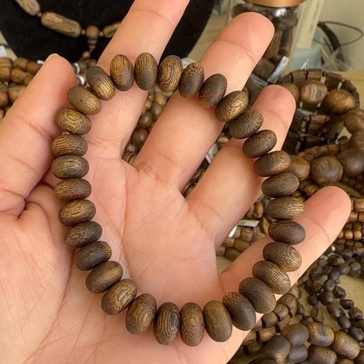 沉香手串乌身多样性发货一条卡10-7克