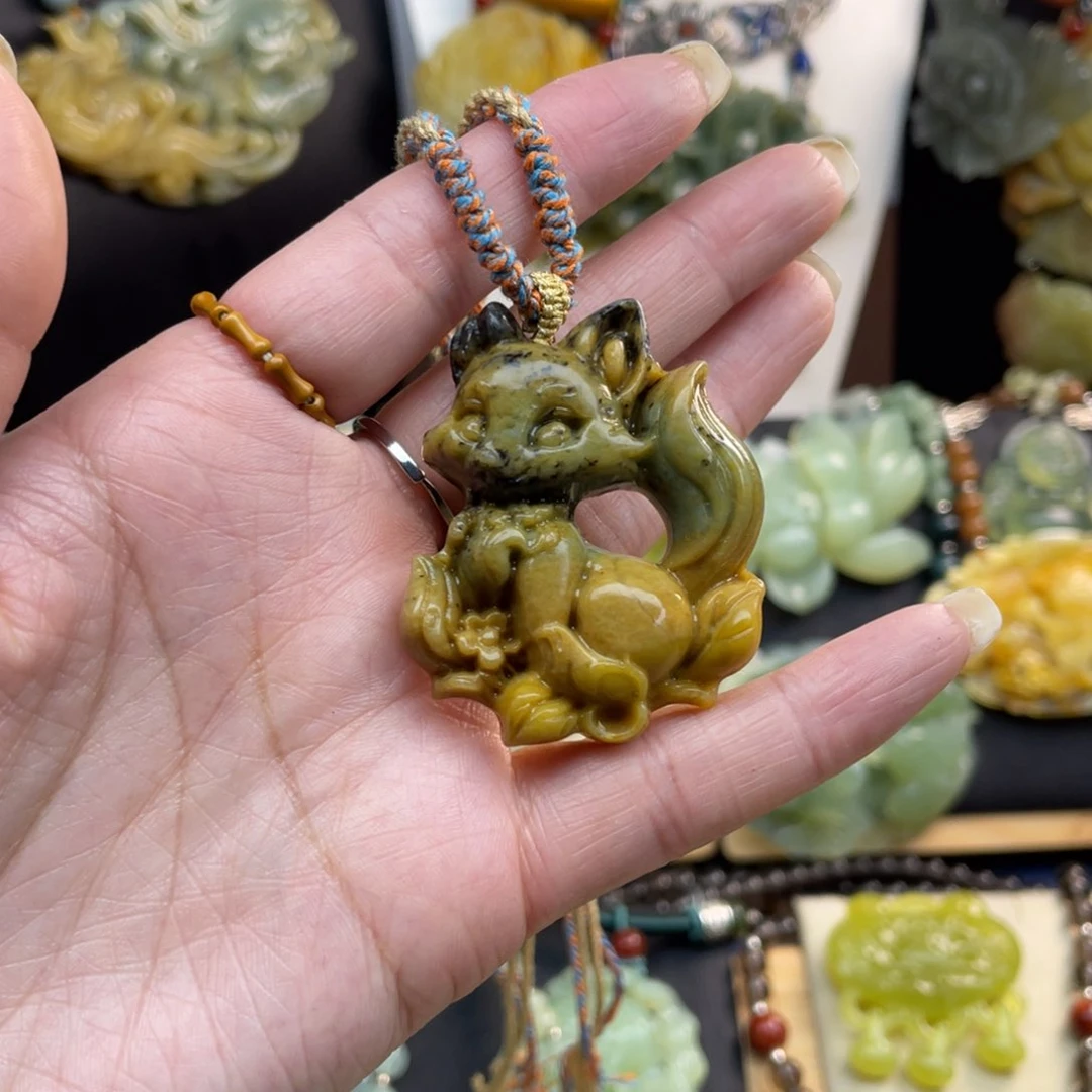蛇纹石玉颈饰未镶嵌阑*
