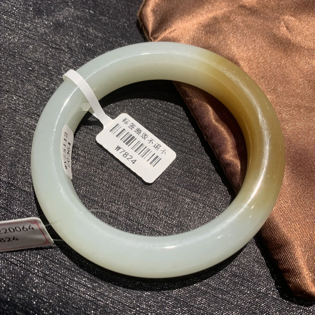 和田玉手镯W7824