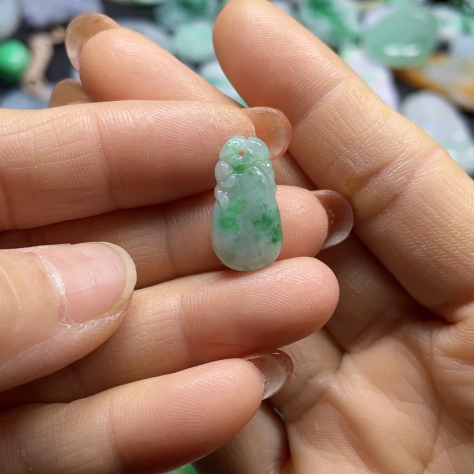 【闪购商品】翡翠颈饰未镶嵌一*!翡翠吊坠