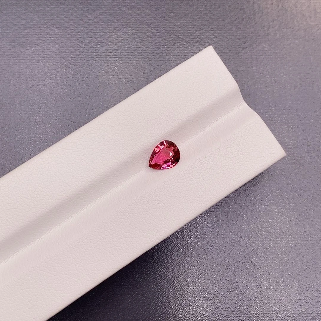 未镶嵌裸石碧玺0.95克拉