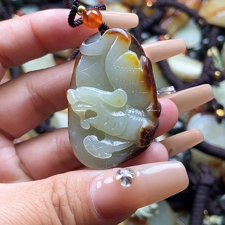 和田玉颈饰未镶嵌