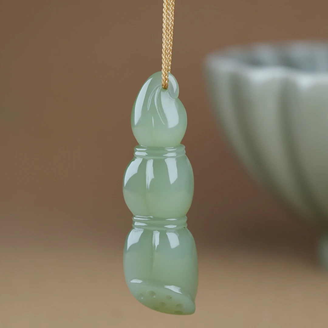 粉青绿调莲藕吊坠男女款佳偶天成玉坠天然玉石花开富贵挂件