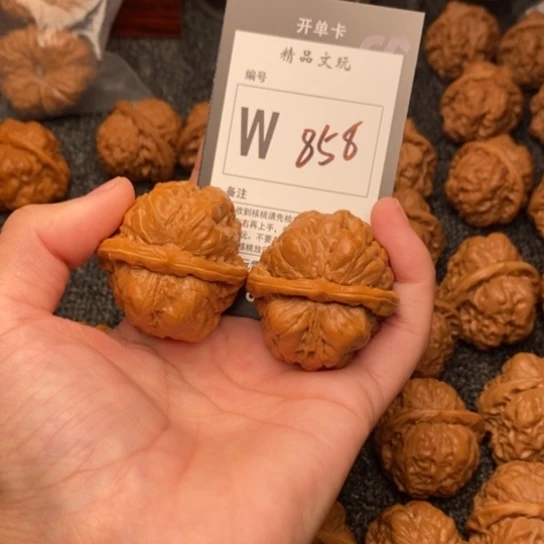 吊坠桃核我是第一百40