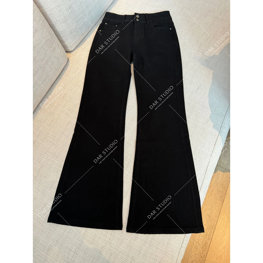 DAR STUDIO 【喇叭黑牛仔】不掉色早春新款两粒扣显瘦牛仔裤 19102