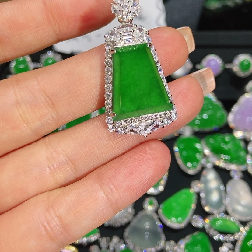 【闪购商品】翡翠颈饰未镶嵌天然翡翠