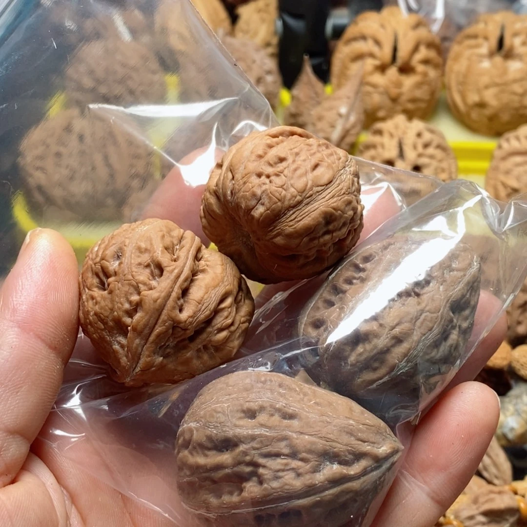 文玩核桃吊坠蓁核桃64