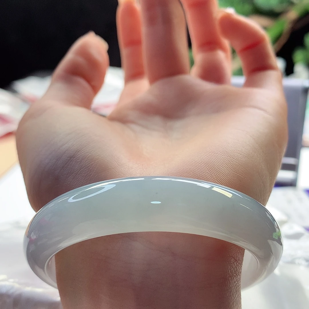 翡翠手镯未镶嵌天然翡翠55-56浅蓝宝贝蓝治愈系小万主播推荐