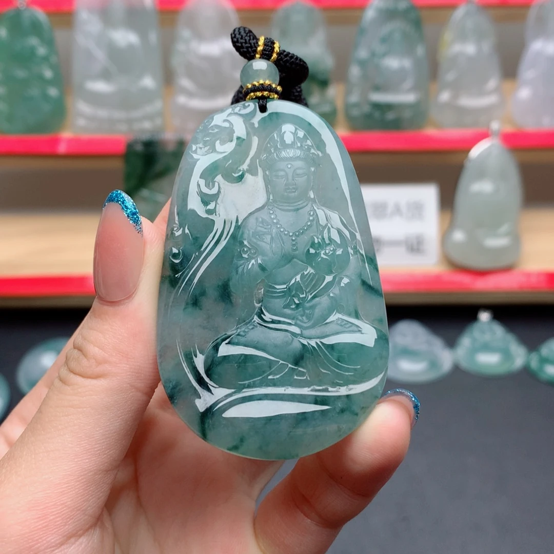 翡翠未镶嵌颈饰观音