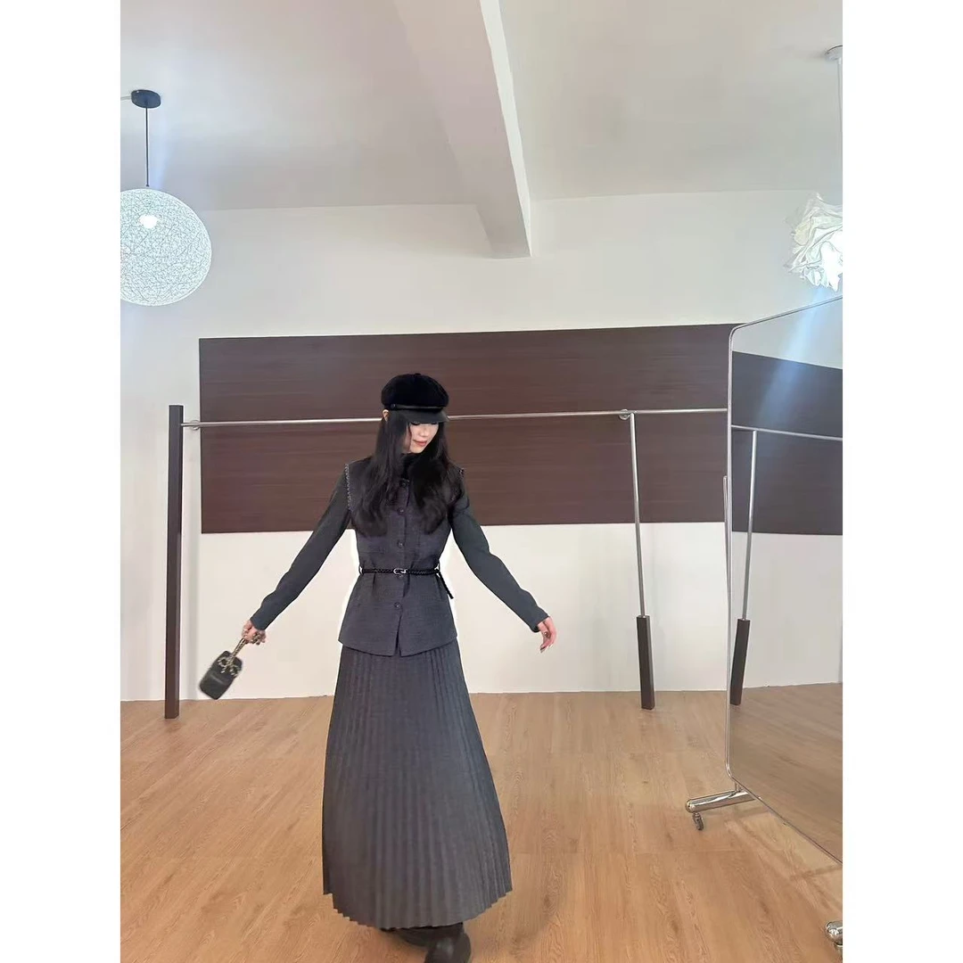 【千金套装】加长小香风袖口马甲+百褶裙连衣裙套装(配腰带) 25188