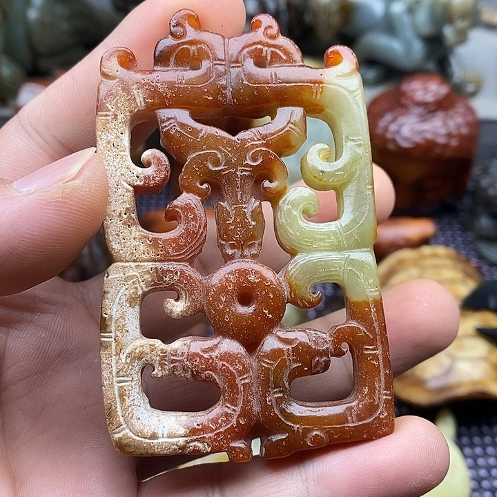 未镶嵌蛇纹石玉颈饰